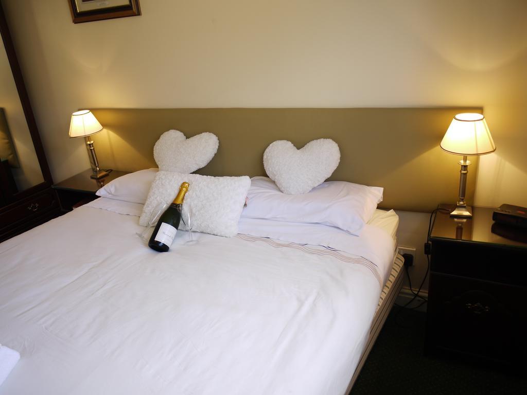 The New Inn Hotel Shottery Bagian luar foto